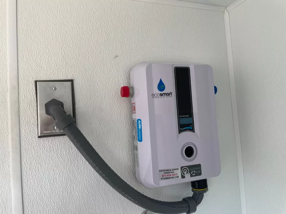 20ft Portable Restrooms With Five Separate Bathroom Stalls - Image 6